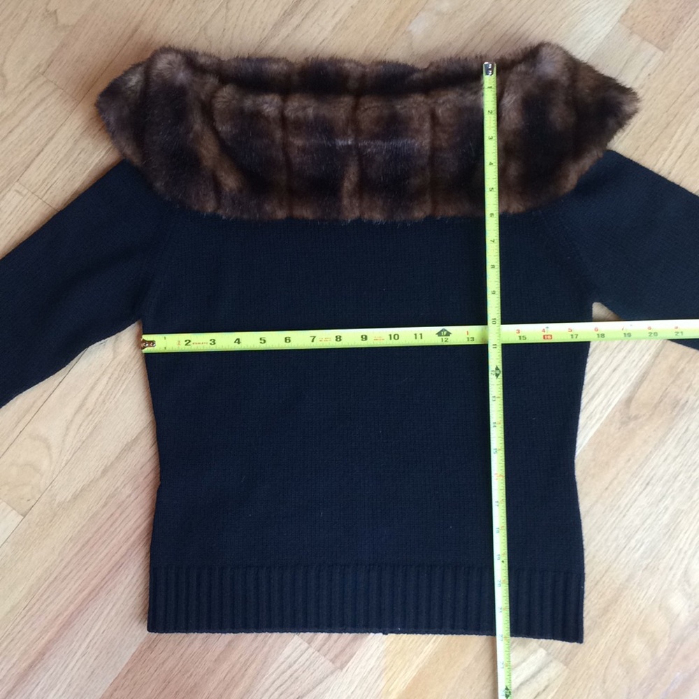 Saks Fifth Avenue sweater - Picture 6 of 8